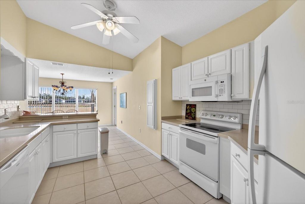 Image 10 of property listing at 10824 COLLAR DR, San Antonio, FL 33576