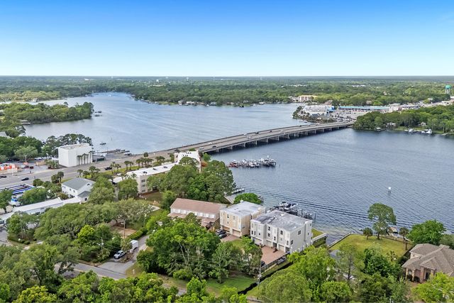 53 Yacht Club Drive NE, Unit, 8, Fort Walton Beach, FL 32548