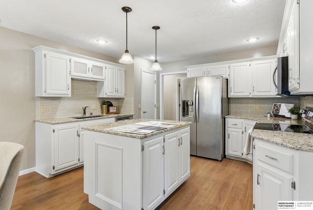16630 Oak Street, Omaha, NE 68130