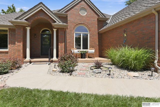 16630 Oak Street, Omaha, NE 68130