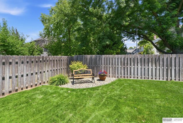16630 Oak Street, Omaha, NE 68130