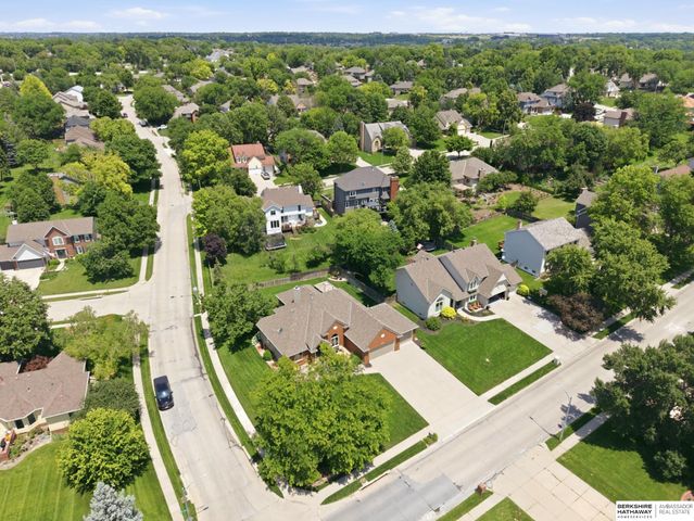 16630 Oak Street, Omaha, NE 68130