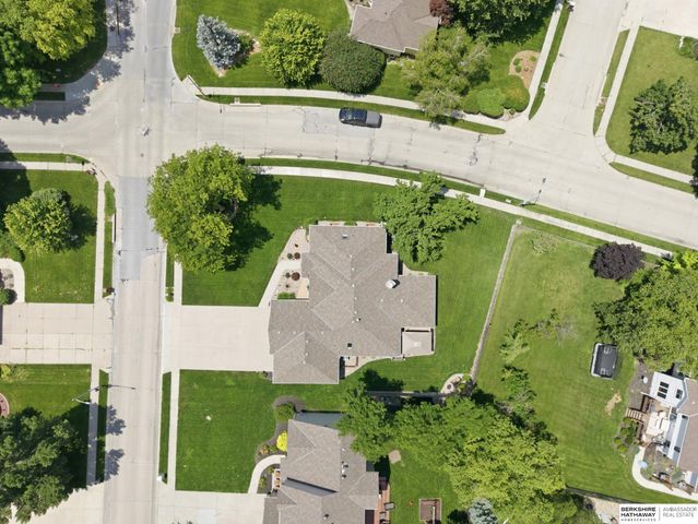 16630 Oak Street, Omaha, NE 68130