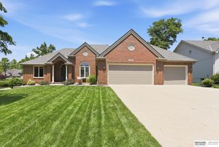 16630 Oak Street, Omaha, NE 68130
