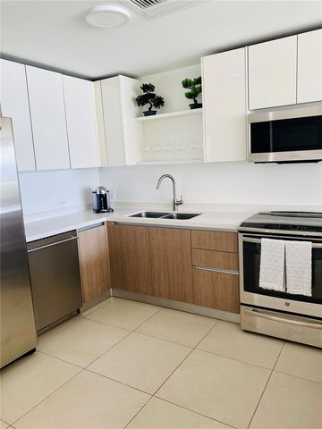 25 MUNOZ RIVER 806, San Juan, PR 00901