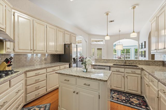 3103 Regal Drive, Arlington, TX 76016