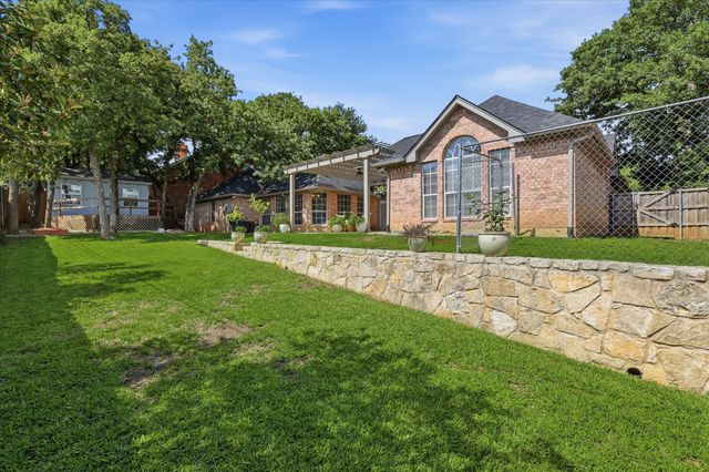 3103 Regal Drive, Arlington, TX 76016