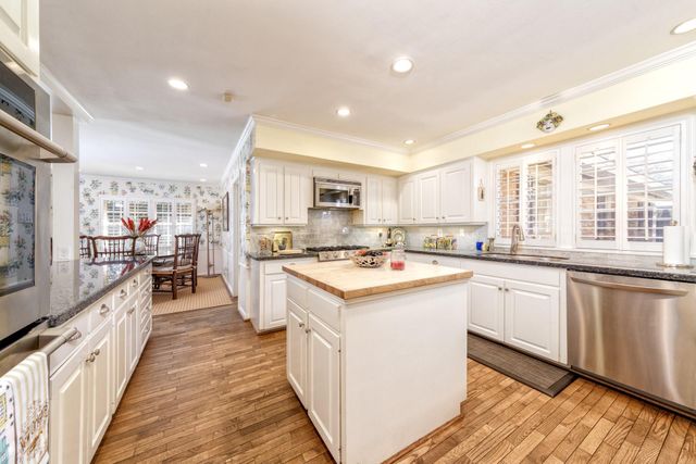 11407 S Chestwood Drive, Houston, TX 77024