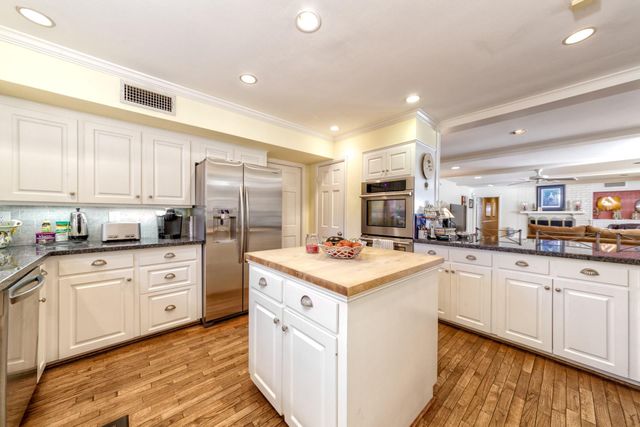 11407 S Chestwood Drive, Houston, TX 77024