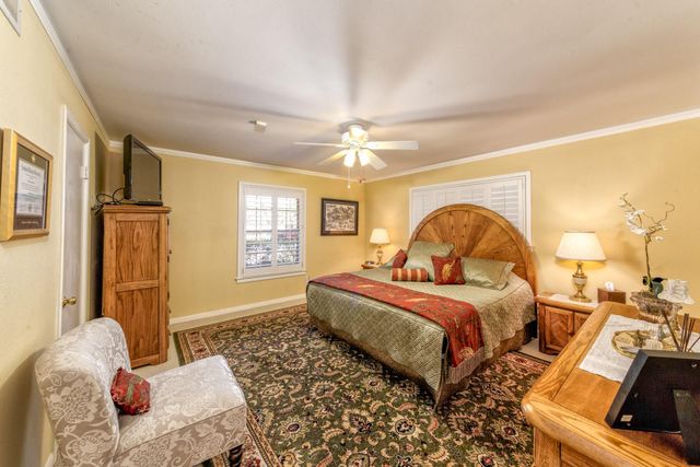 11407 S Chestwood Drive, Houston, TX 77024