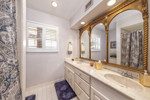 11407 S Chestwood Drive, Houston, TX 77024