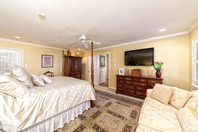 11407 S Chestwood Drive, Houston, TX 77024