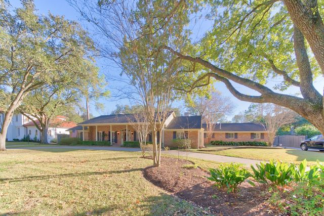 11407 S Chestwood Drive, Houston, TX 77024