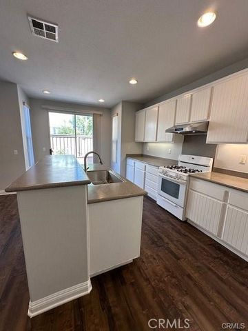 47 Eaglecreek, Irvine, CA 92618