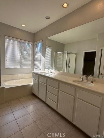 47 Eaglecreek, Irvine, CA 92618