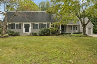 18 Lois Lane 18, Lexington, MA 02420