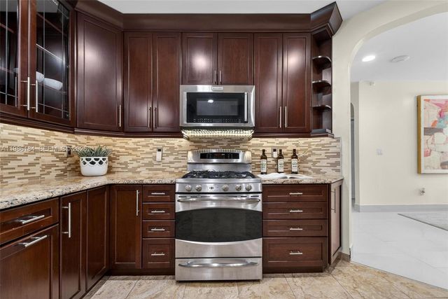 6125 SW 109th St, Pinecrest, FL 33156