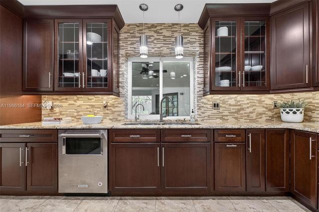 6125 SW 109th St, Pinecrest, FL 33156