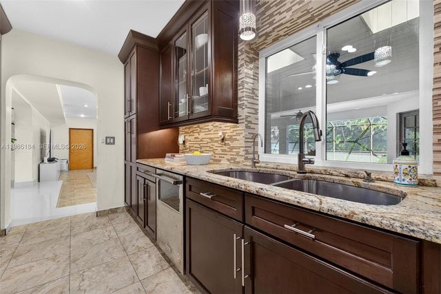 6125 SW 109th St, Pinecrest, FL 33156