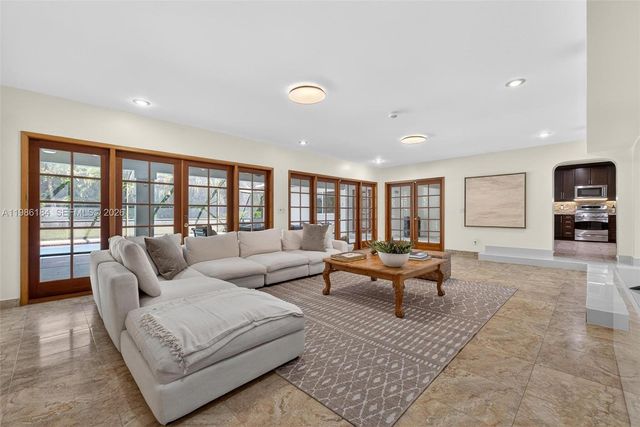 6125 SW 109th St, Pinecrest, FL 33156