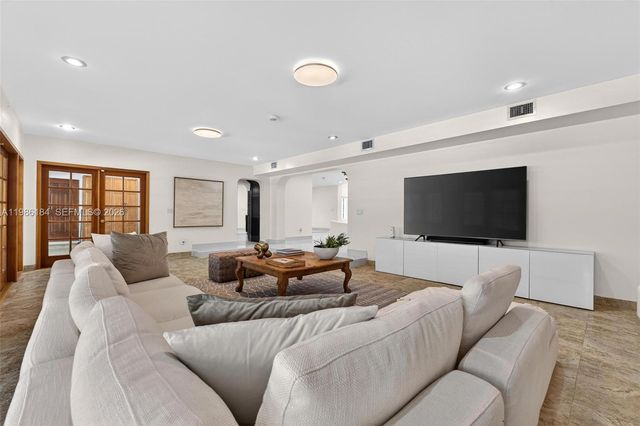 6125 SW 109th St, Pinecrest, FL 33156