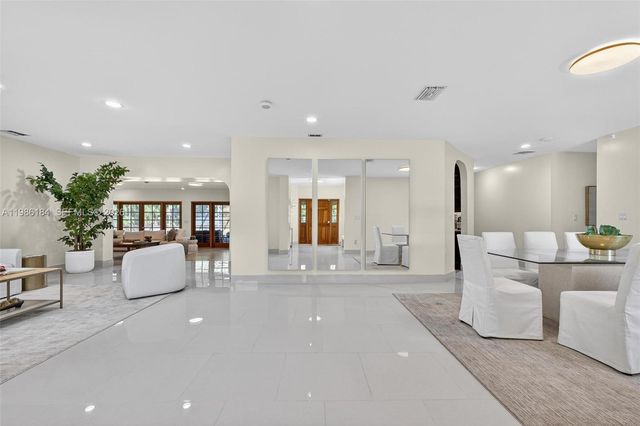 6125 SW 109th St, Pinecrest, FL 33156