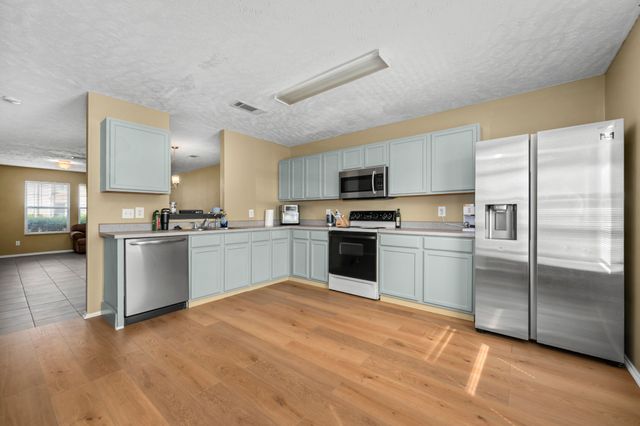 5828 Monroe Xing, Antioch, TN 37013