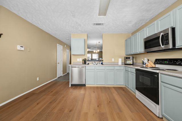 5828 Monroe Xing, Antioch, TN 37013