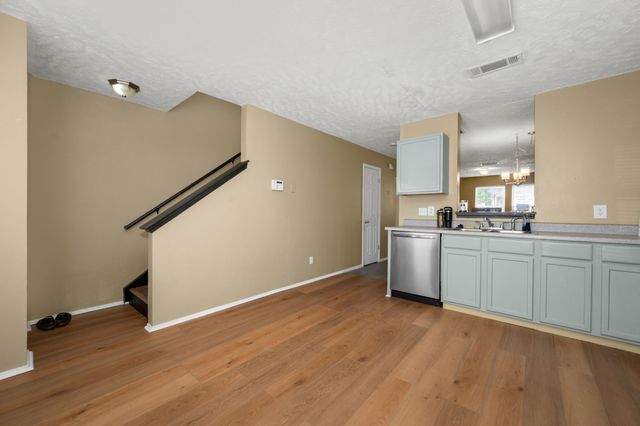 5828 Monroe Xing, Antioch, TN 37013