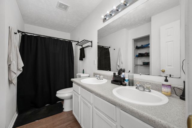 5828 Monroe Xing, Antioch, TN 37013