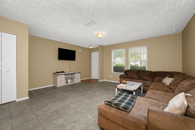 5828 Monroe Xing, Antioch, TN 37013