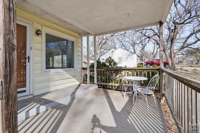 1610 SW 33rd ST, Topeka, KS 66611