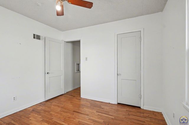 1610 SW 33rd ST, Topeka, KS 66611