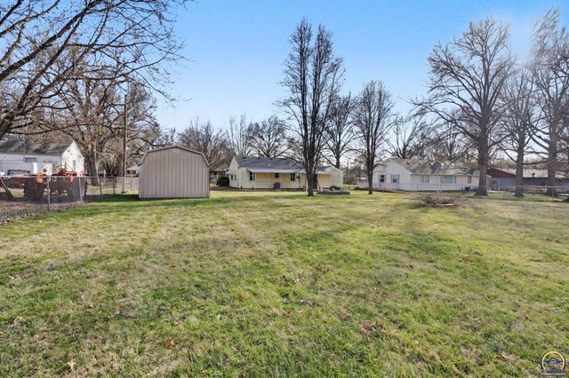 1610 SW 33rd ST, Topeka, KS 66611