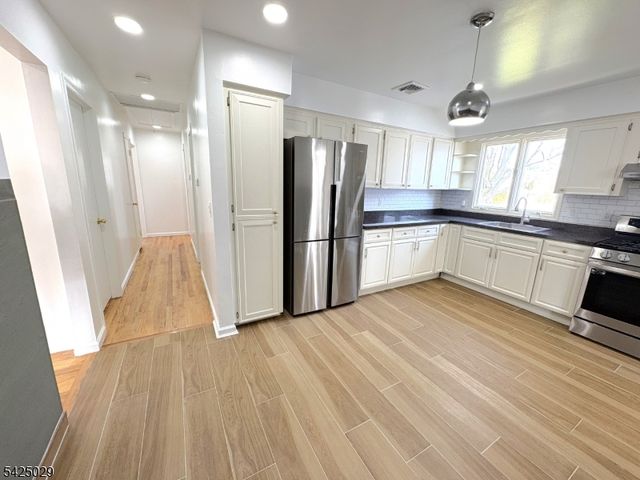 389 Madeline Ave, Garfield City, NJ 07026