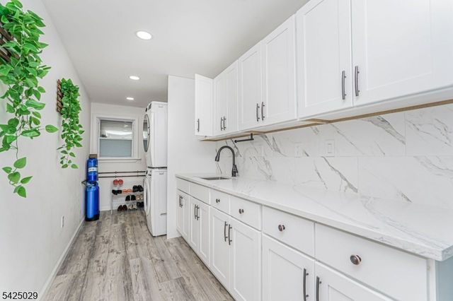 389 Madeline Ave, Garfield City, NJ 07026