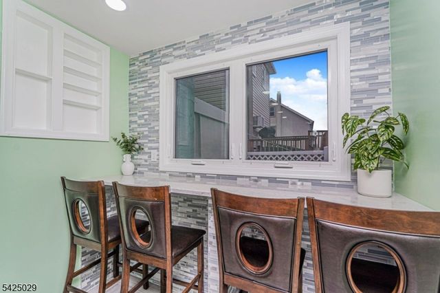 389 Madeline Ave, Garfield City, NJ 07026