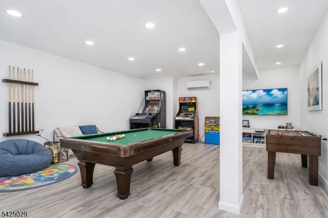 389 Madeline Ave, Garfield City, NJ 07026