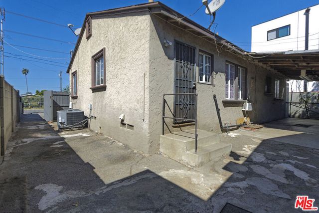 7626 Morella Avenue, North Hollywood, CA 91605