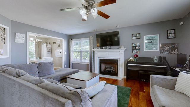 669 Wolfchase Ct, Clarksville, TN 37042
