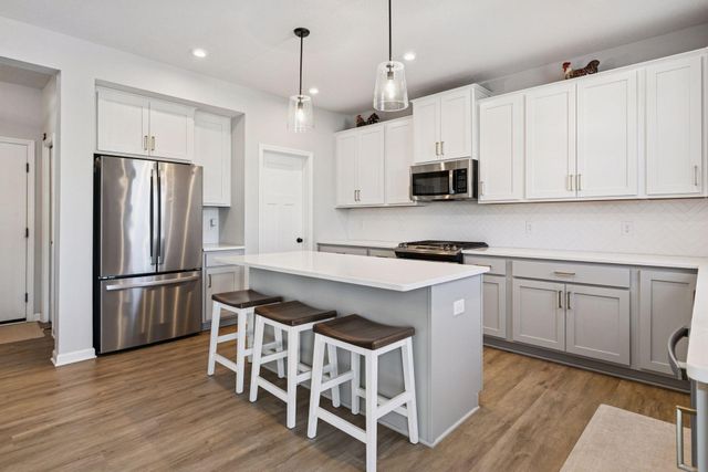 19337 Clearwater Loop, Farmington, MN 55024