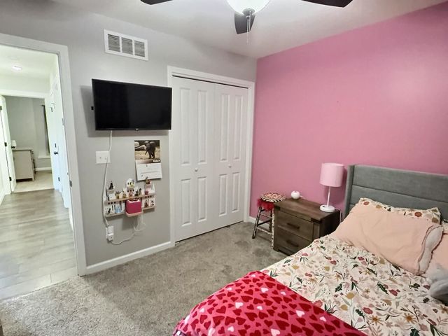 2021 Chestnut St, Newton, KS 67114