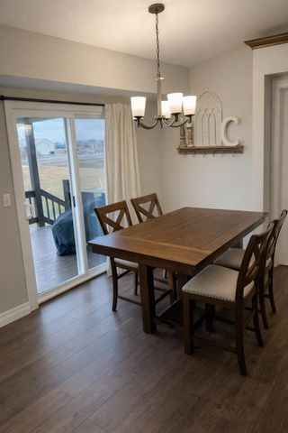 2021 Chestnut St, Newton, KS 67114