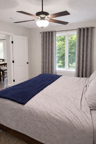 2021 Chestnut St, Newton, KS 67114