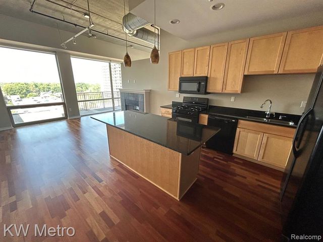 350 N Main Street 618, Royal Oak, MI 48067