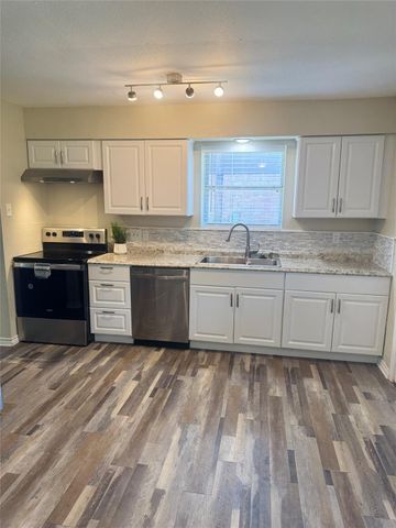 1310 Northbrook Drive, Angleton, TX 77515