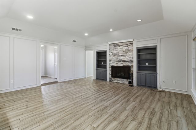 3801 Runge Court E, Irving, TX 75038