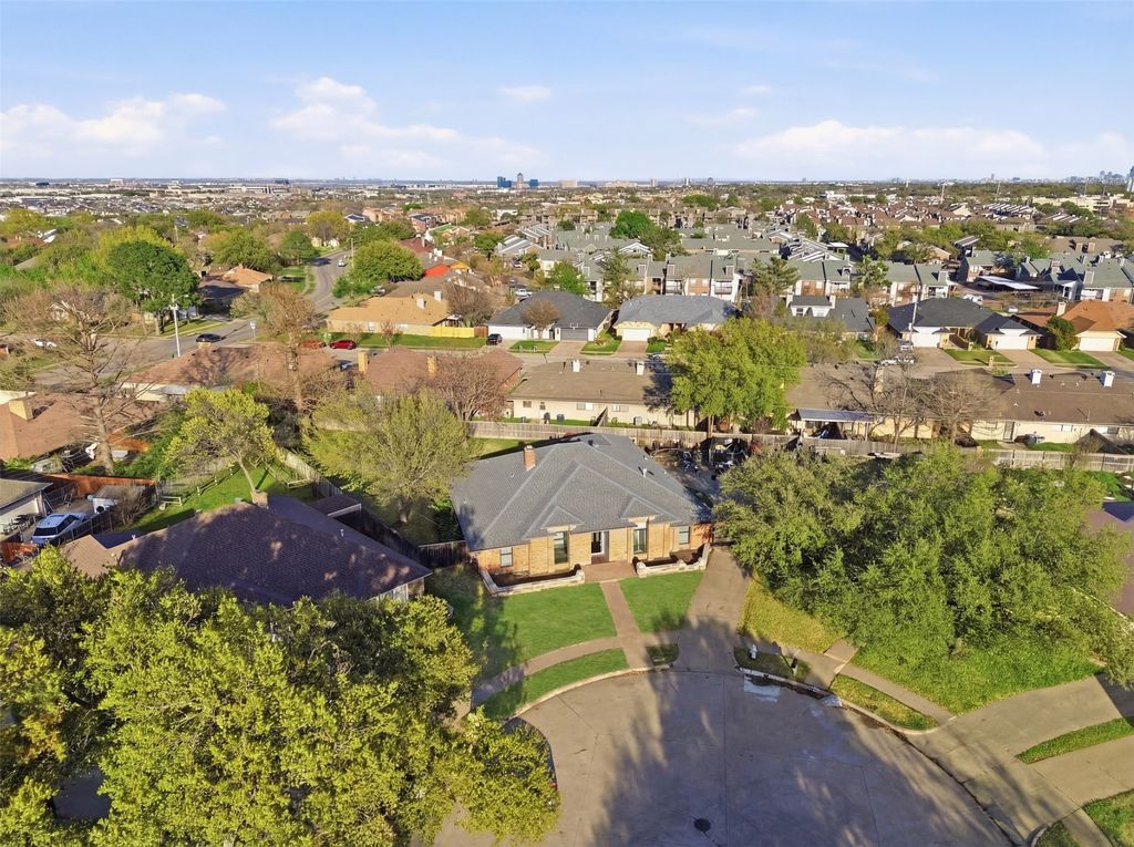 3801 Runge Court E, Irving, TX 75038