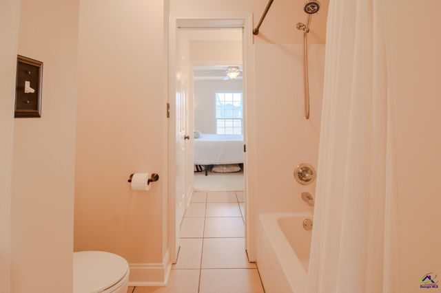 301 Hunts Landing Drive, Kathleen, GA 31047