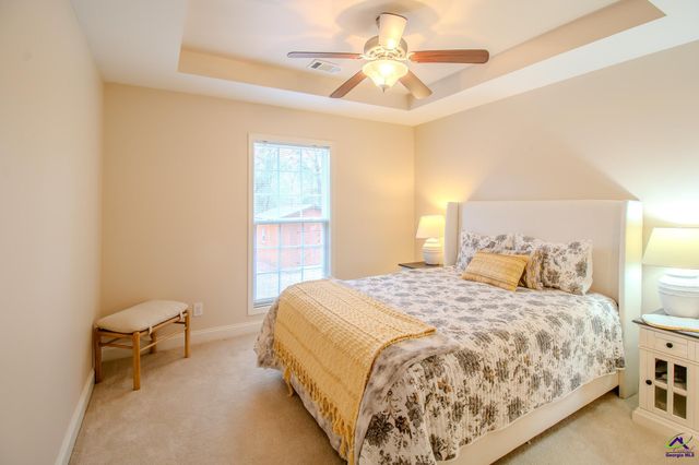 301 Hunts Landing Drive, Kathleen, GA 31047